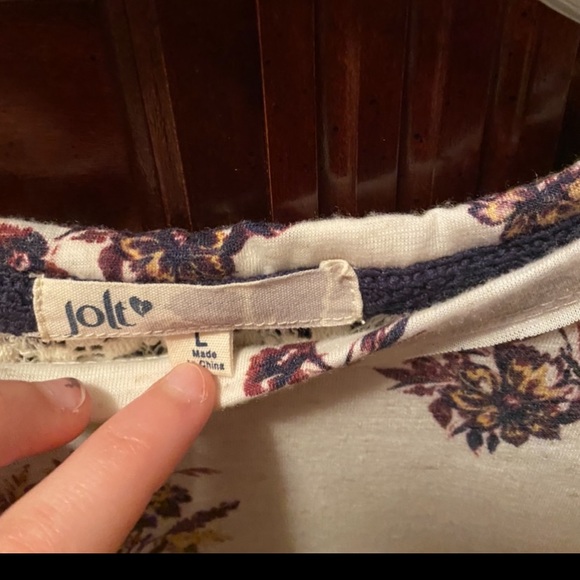 Von Maur tee shirt!! Size M-L!! - Picture 2 of 2